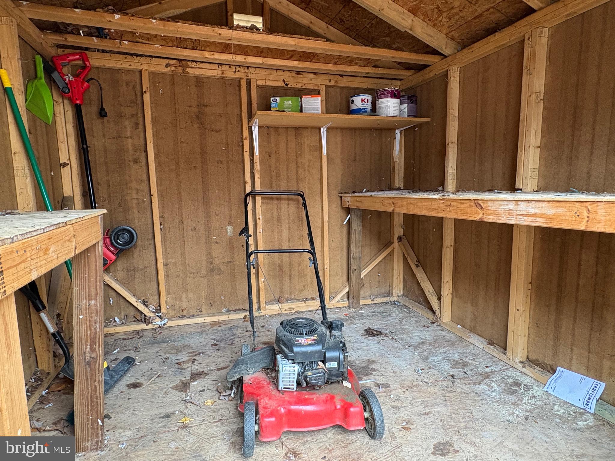 LAKE RIDGE - Residential Lease