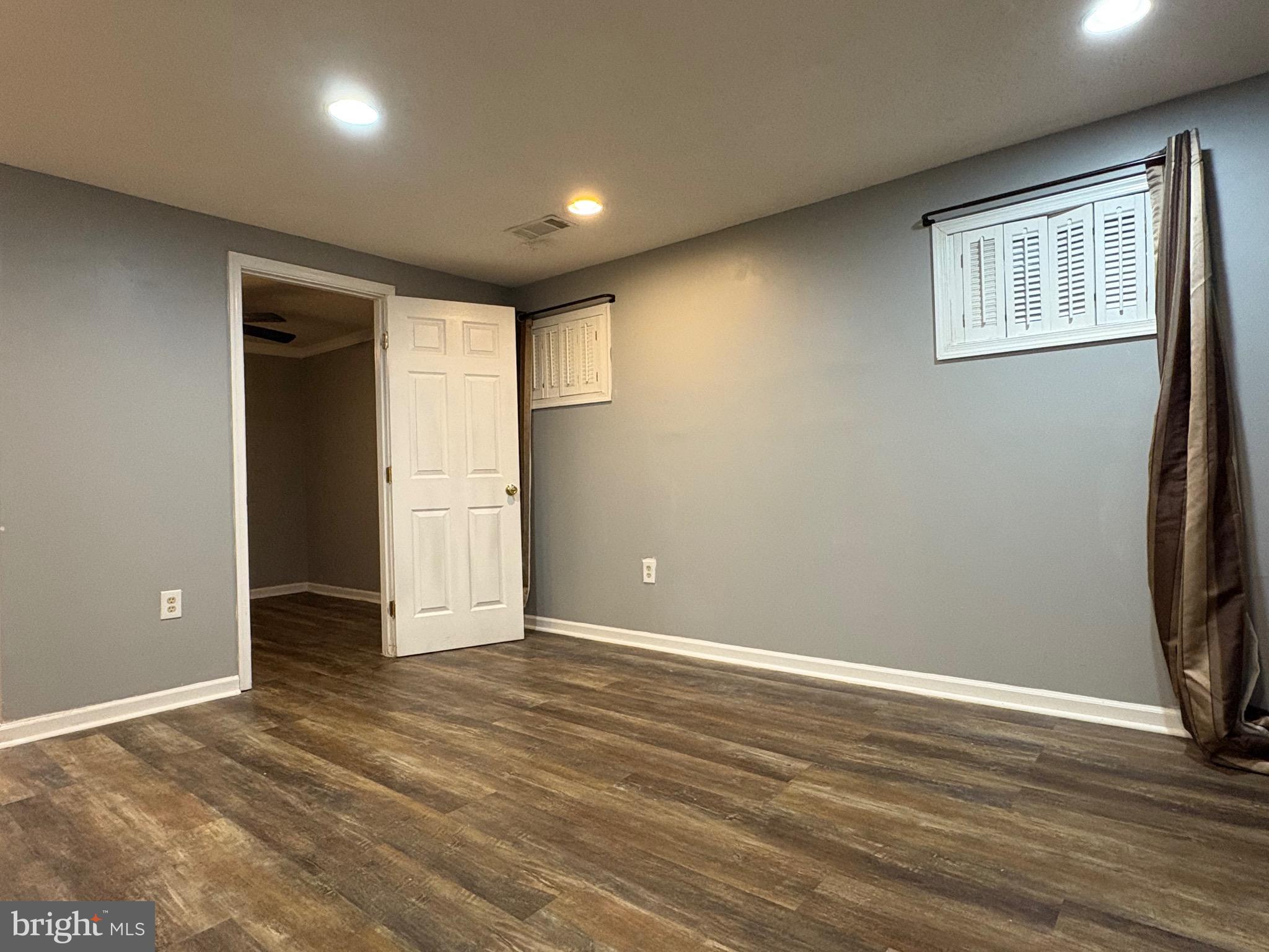 LAKE RIDGE - Residential Lease