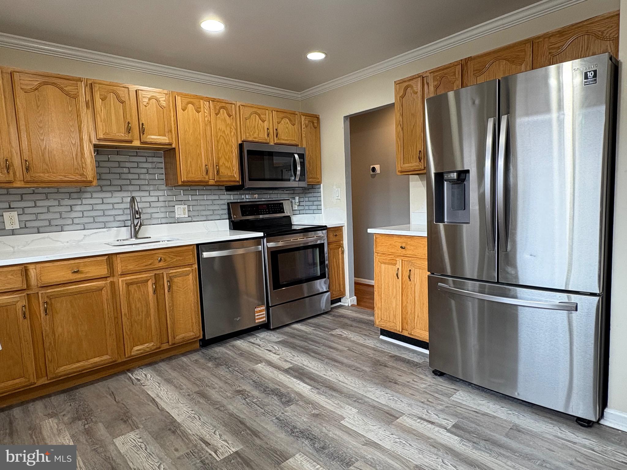 LAKE RIDGE - Residential Lease