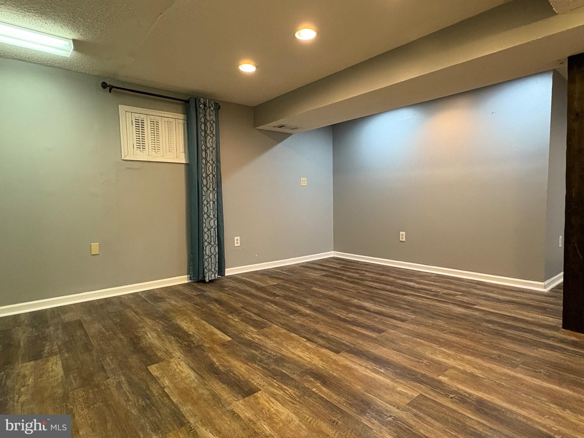 LAKE RIDGE - Residential Lease