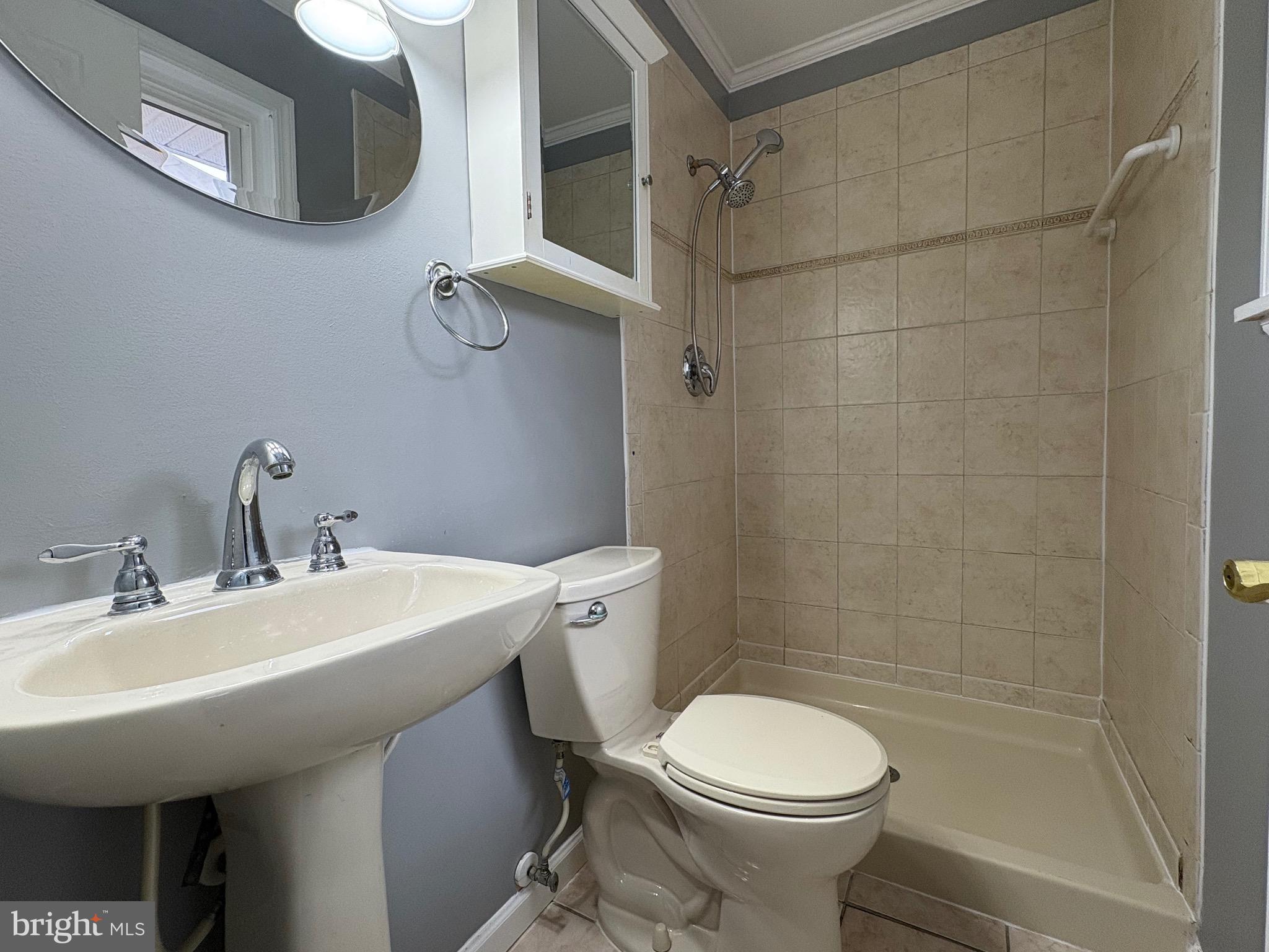 LAKE RIDGE - Residential Lease