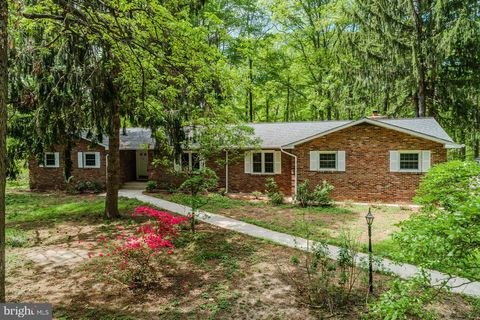 5858 BROOKS WOODS ROAD LOTHIAN MD 20711