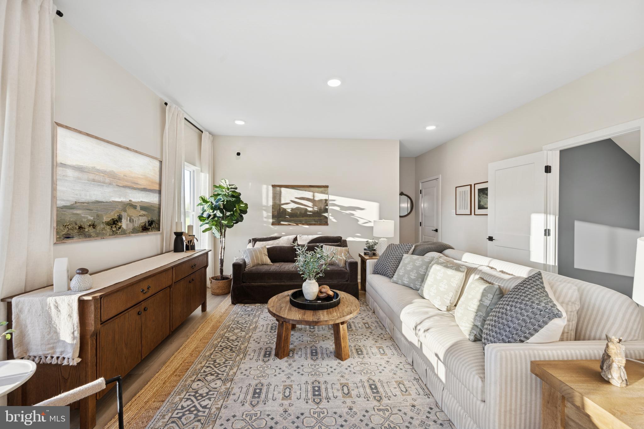 HUNTWELL WEST - Residential