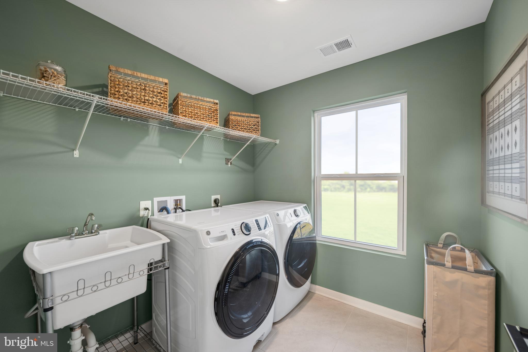 HUNTWELL WEST - Residential