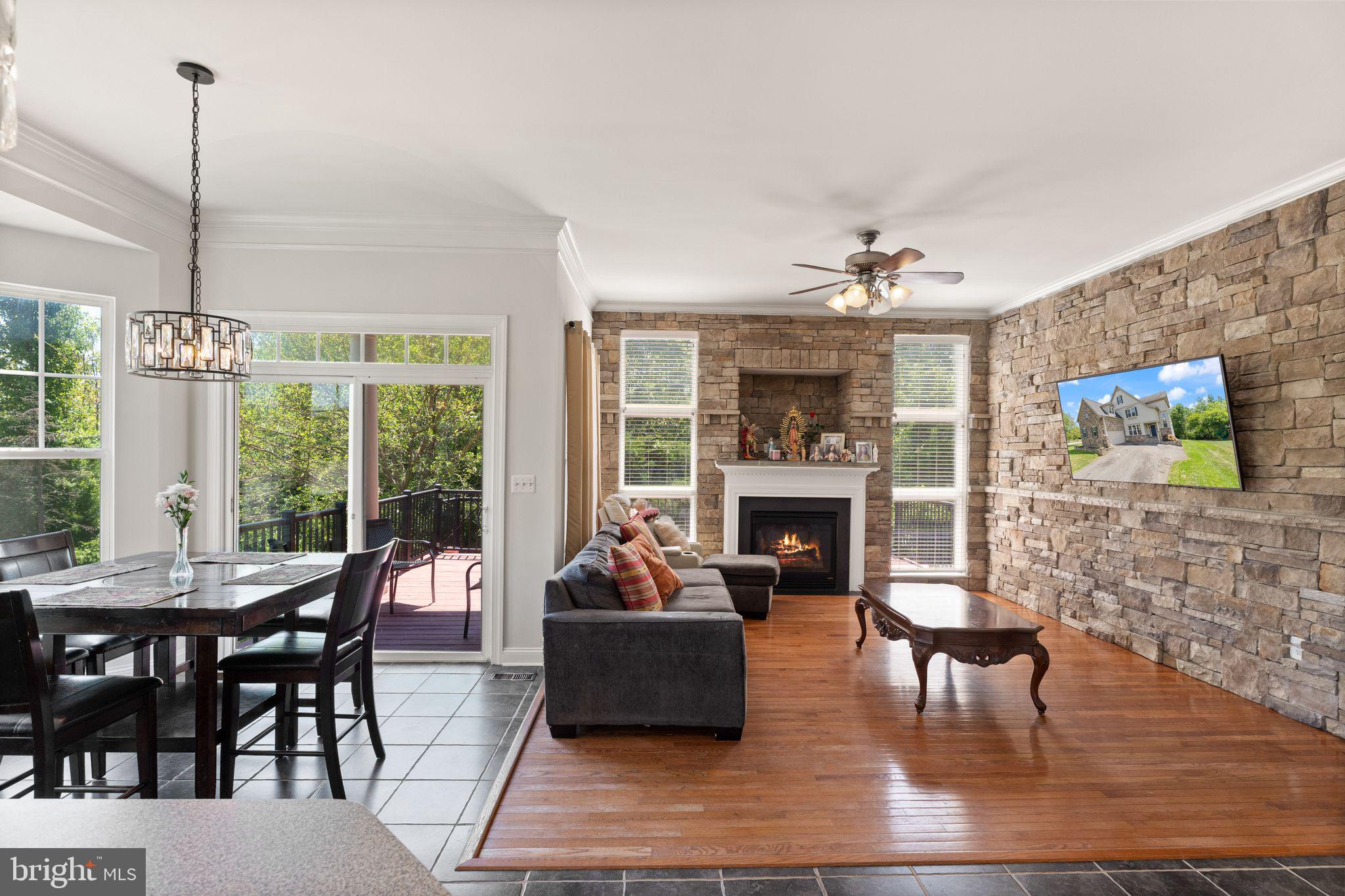VICTORY LAKES - Residential