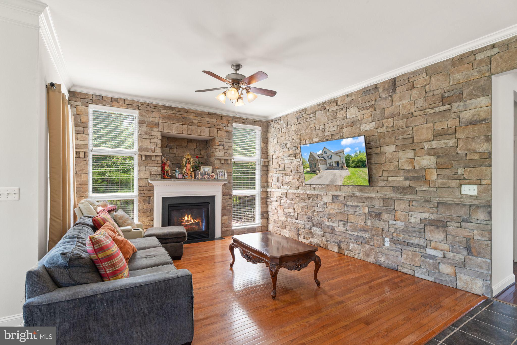 VICTORY LAKES - Residential