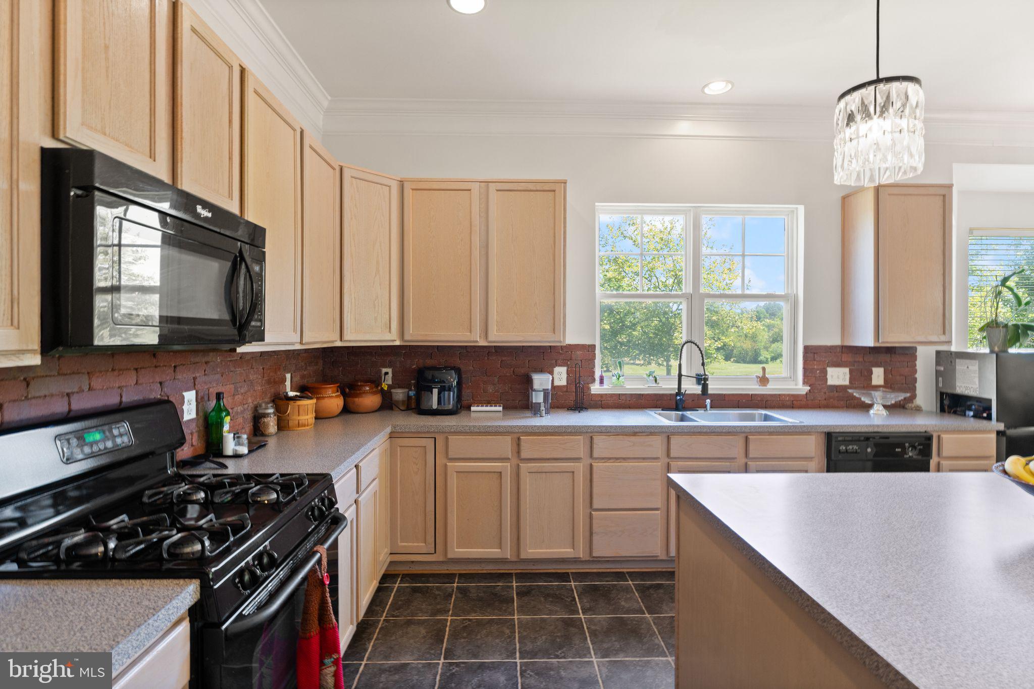 VICTORY LAKES - Residential