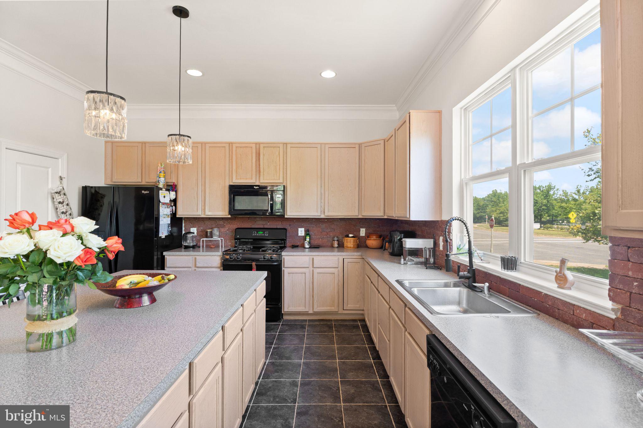 VICTORY LAKES - Residential
