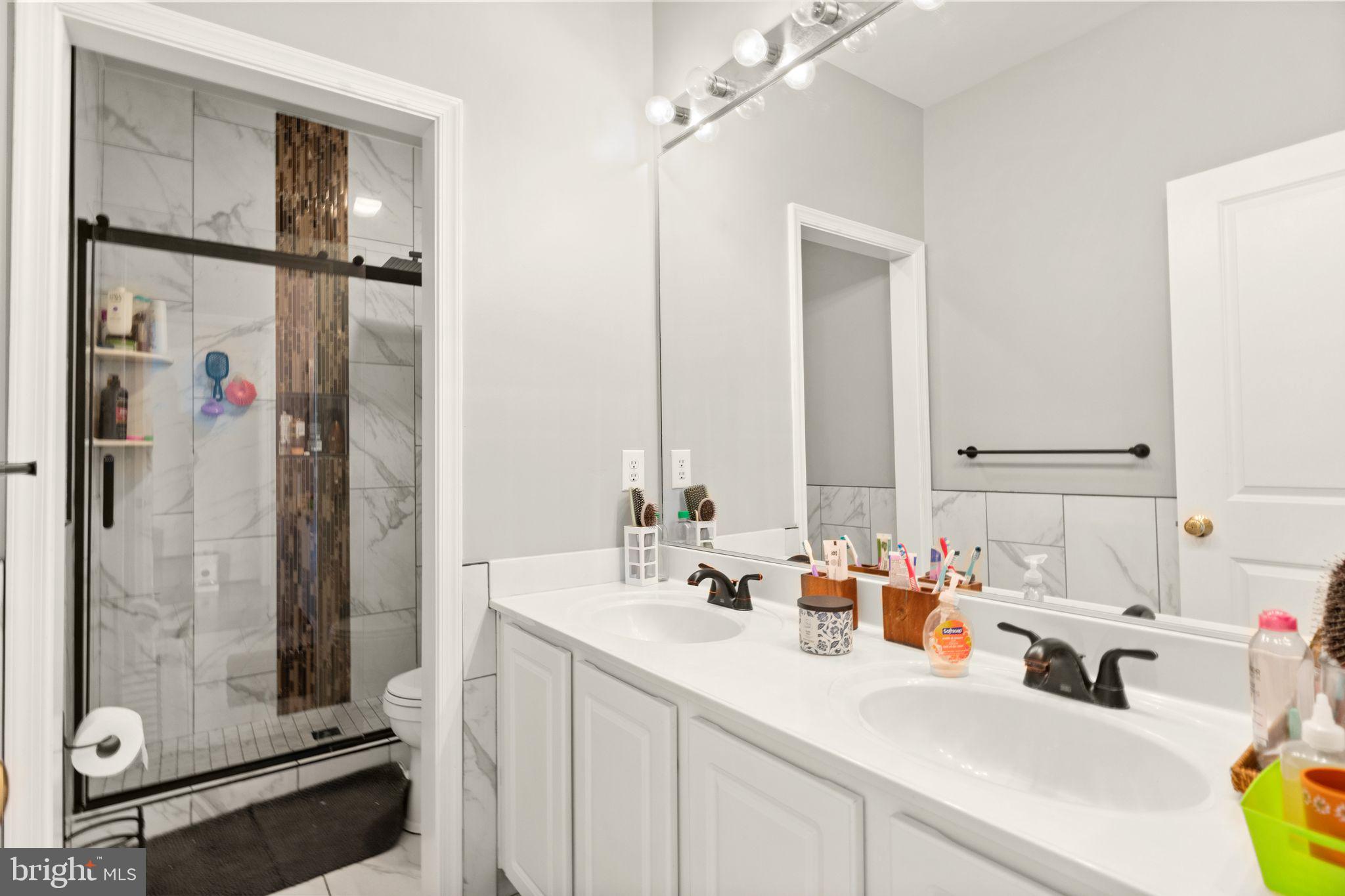 VICTORY LAKES - Residential