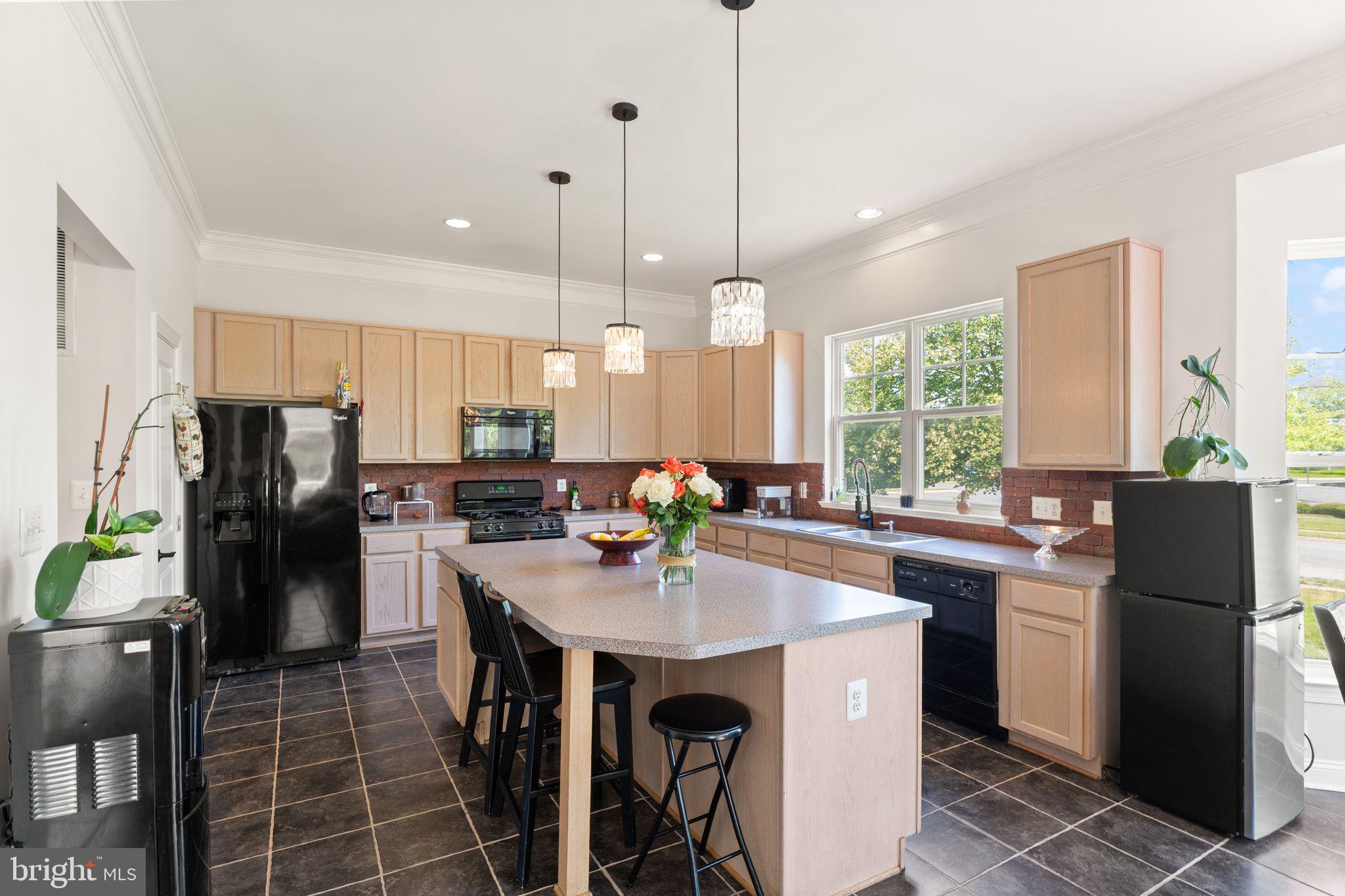 VICTORY LAKES - Residential