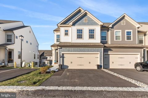 Townhouse For Sale - 348 Milton Stamp Drive<br/> GLEN MILLS, PA 19342