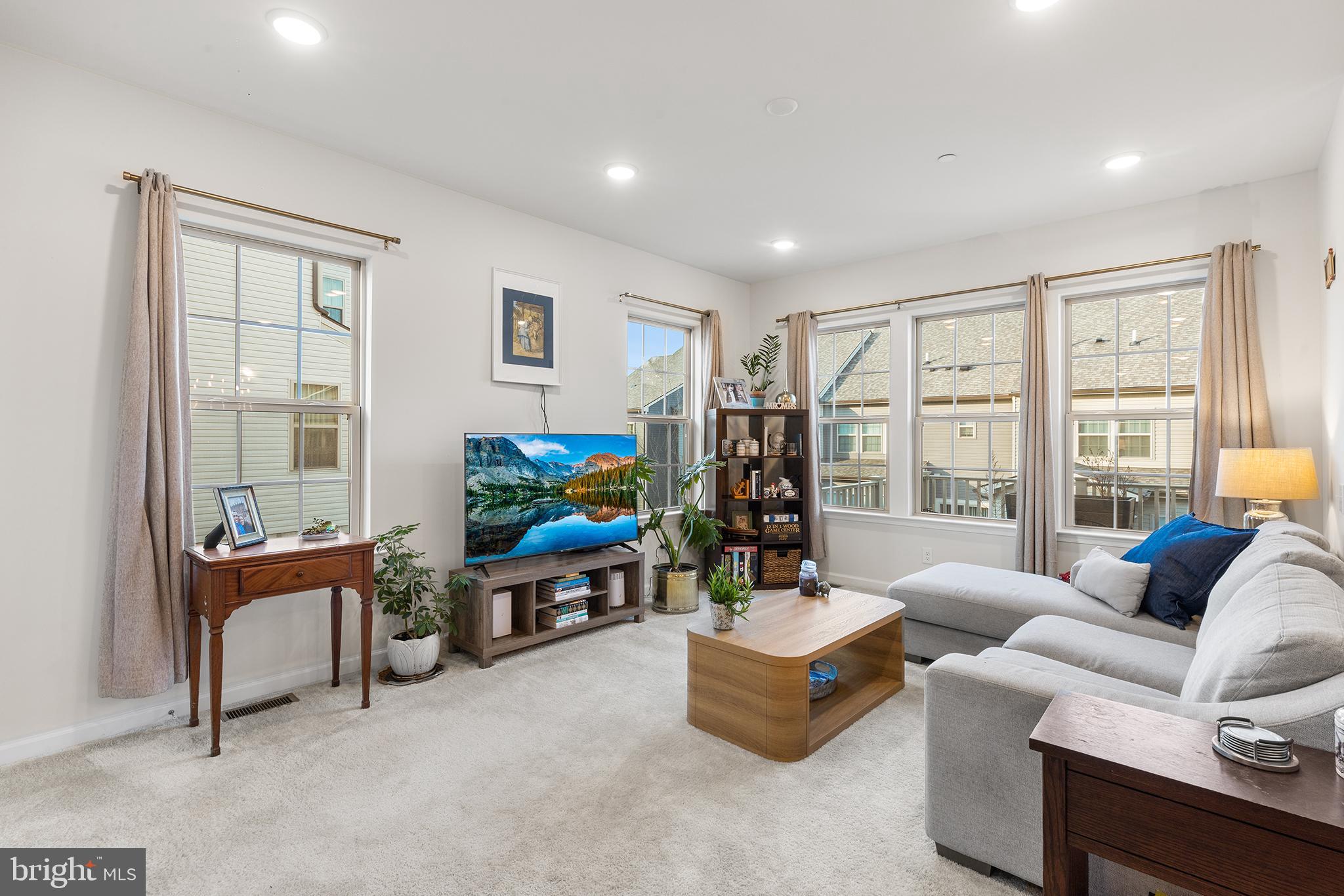 SPRING LAKE - Residential