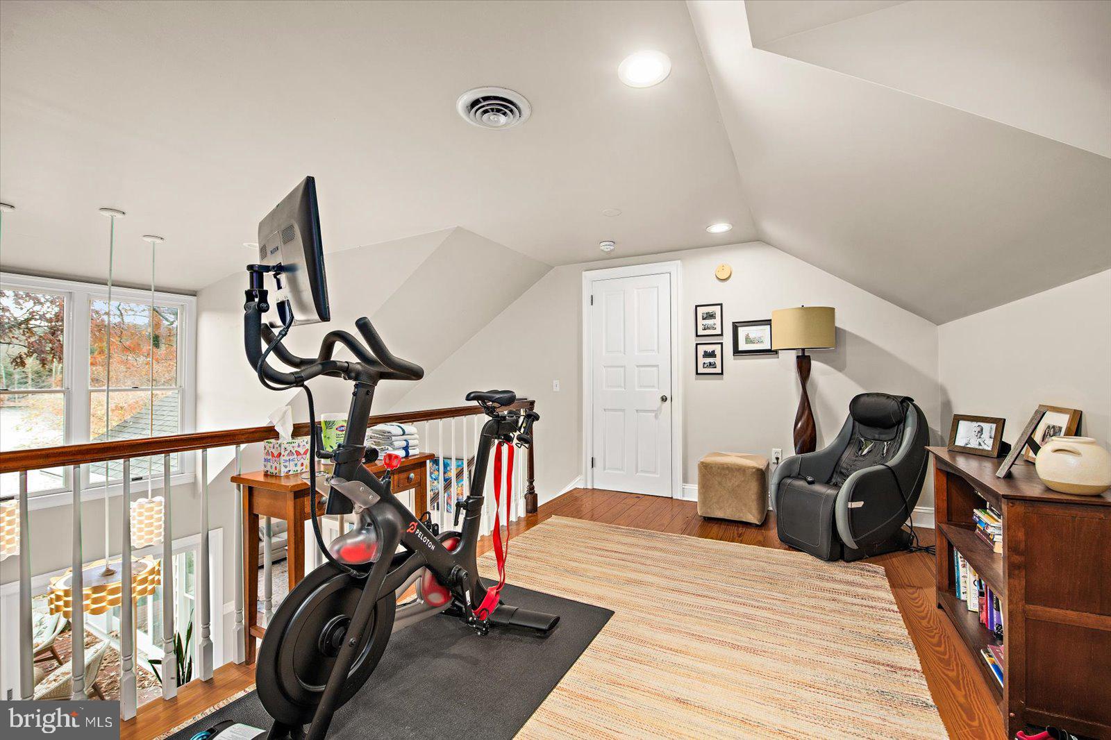 TONY TANK - Residential