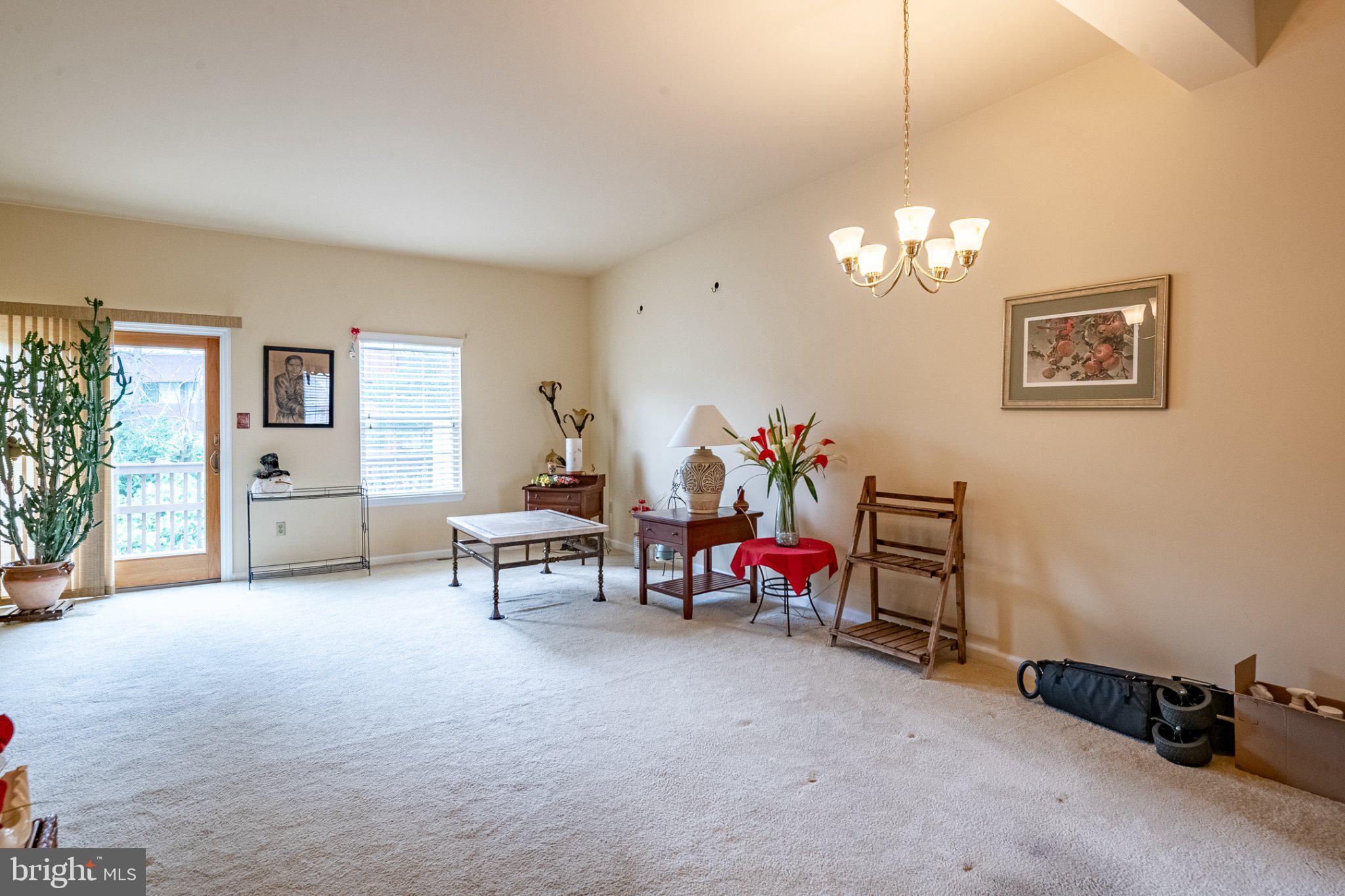 7 CHARLEMONT COURT