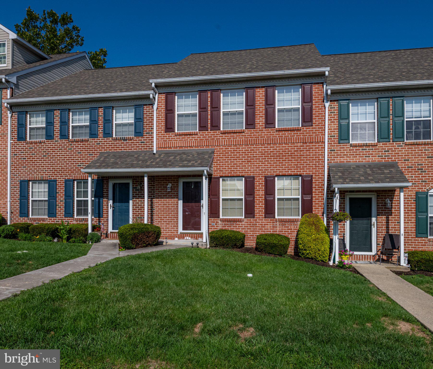 7 CHARLEMONT COURT