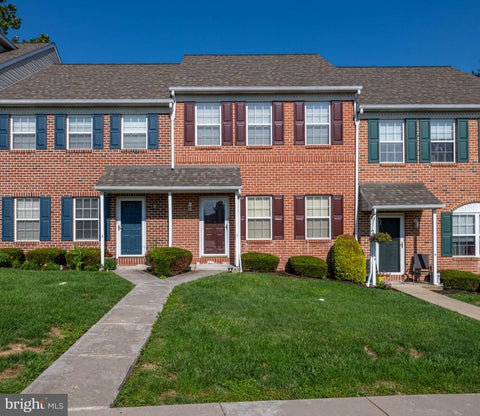 Townhouse For Sale - 7 Charlemont Court<br/> SHILLINGTON, PA 19607