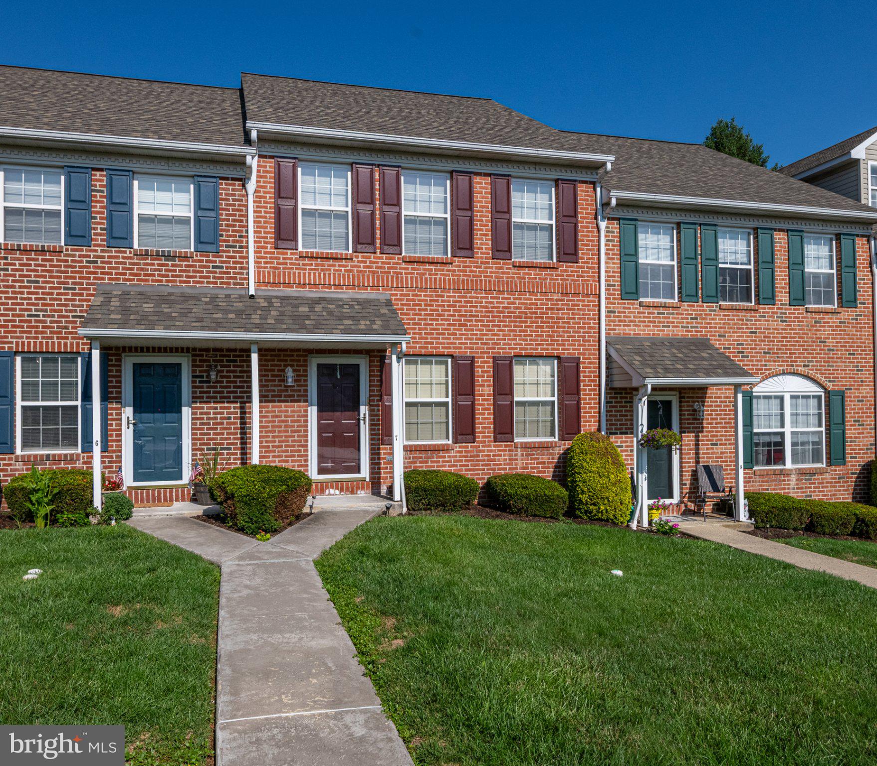 7 CHARLEMONT COURT