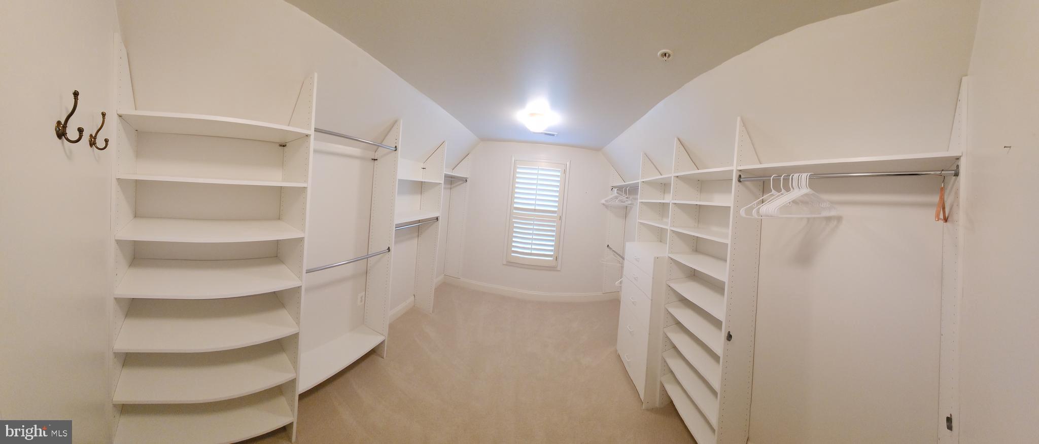 CALVERTON - Residential