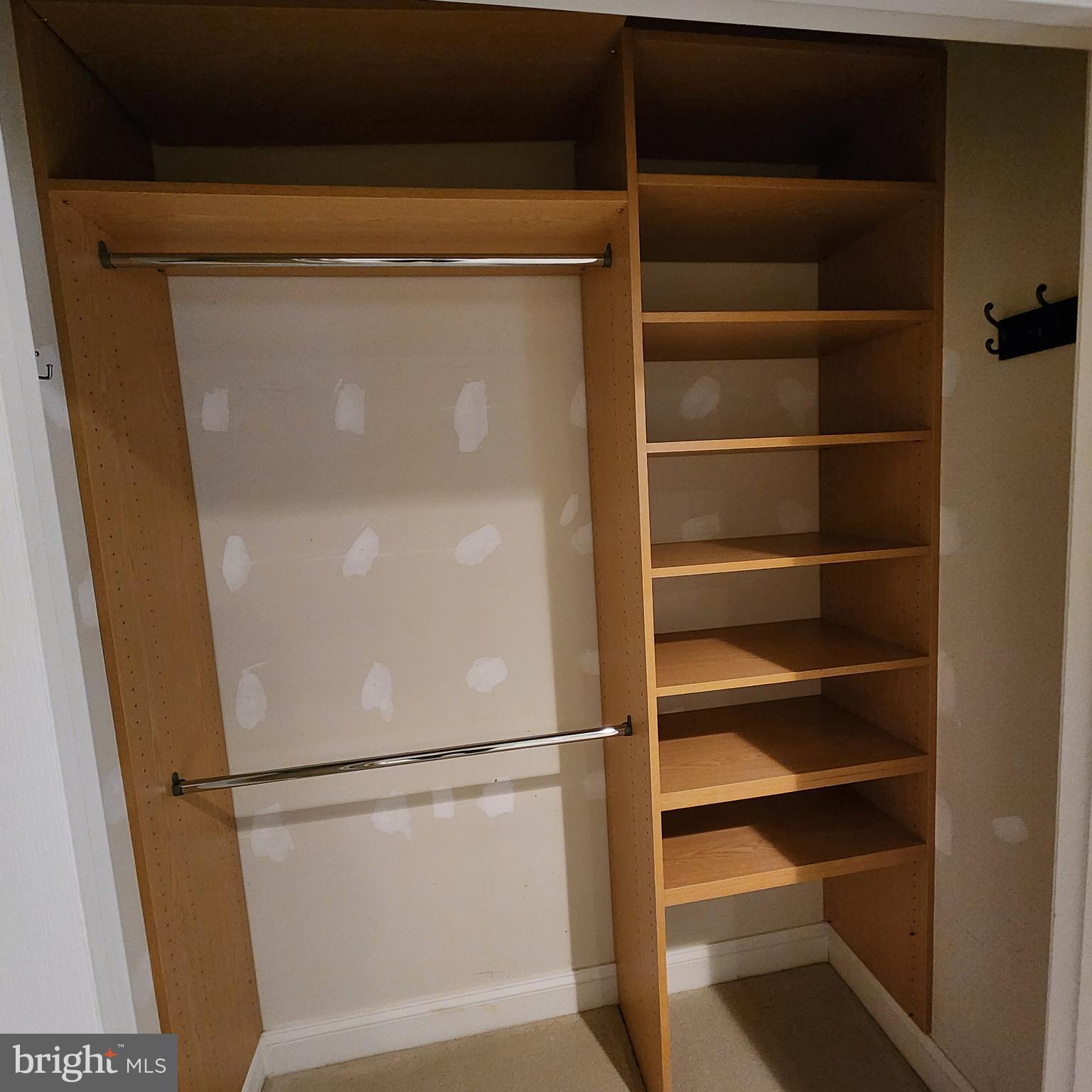 CALVERTON - Residential