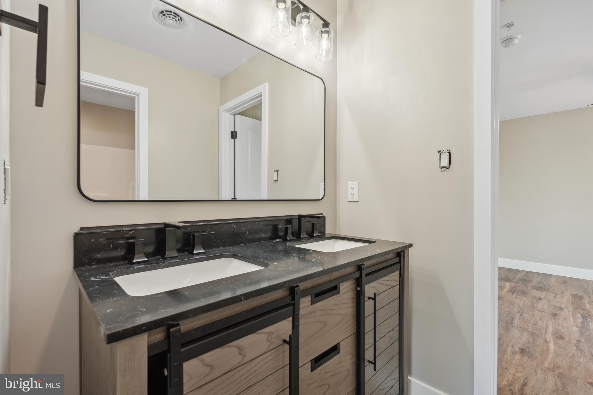 NORTH END - Residential