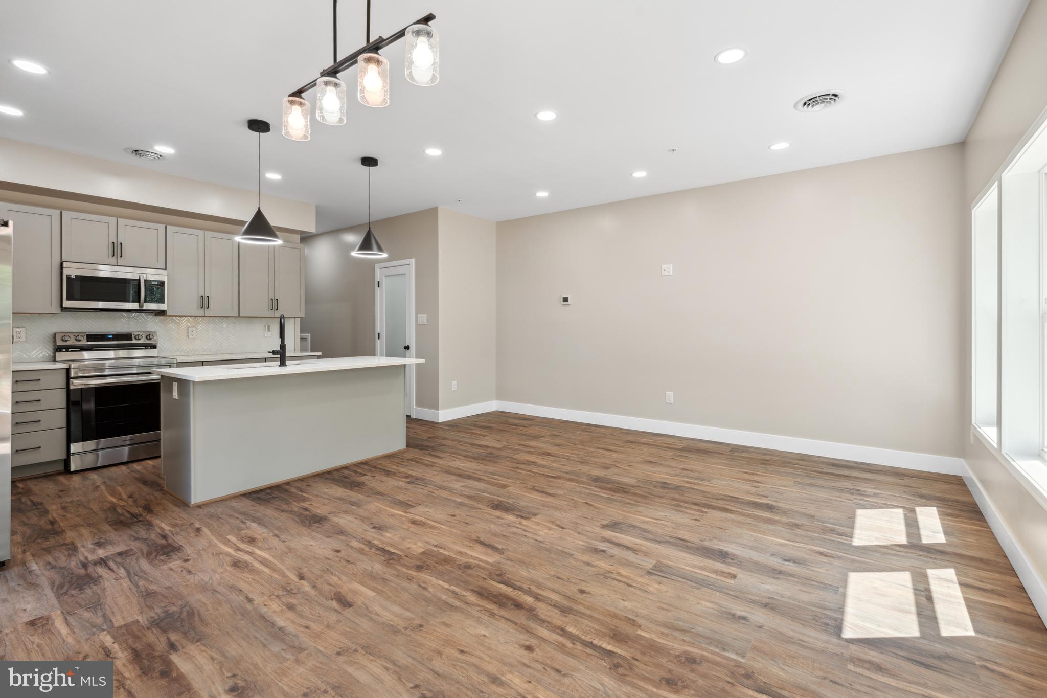 NORTH END - Residential