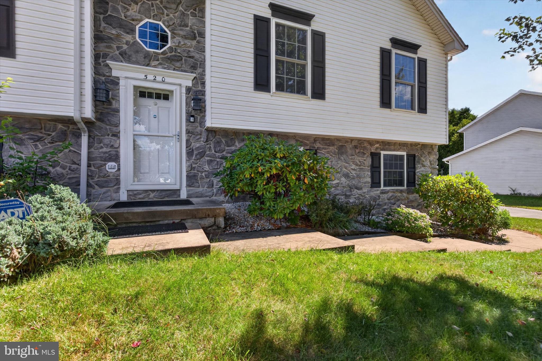 520 HAMILTON DRIVE
