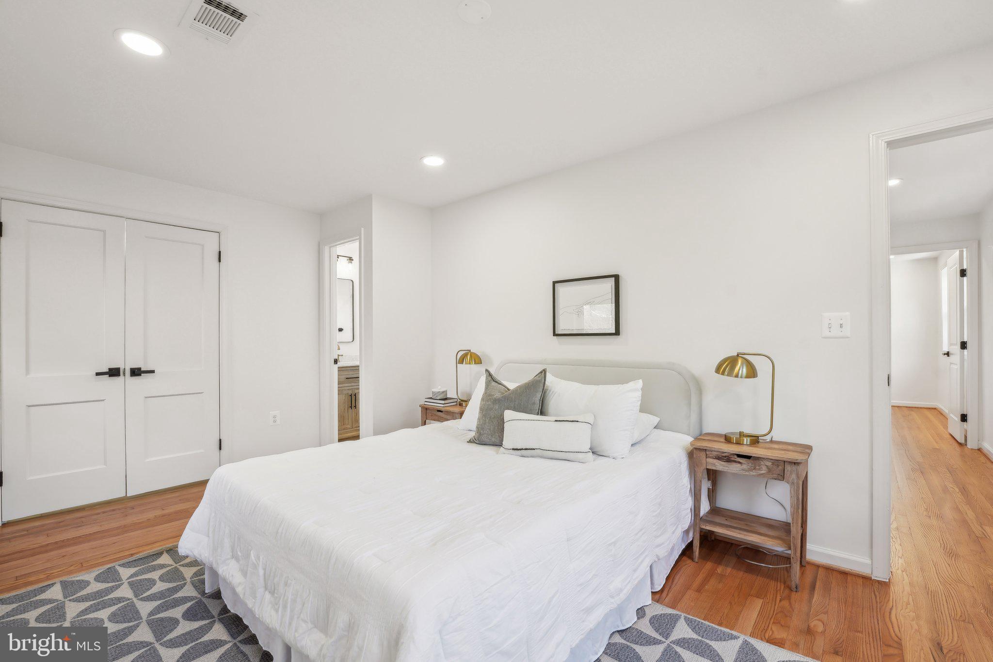 OVER LEE KNOLLS - Residential