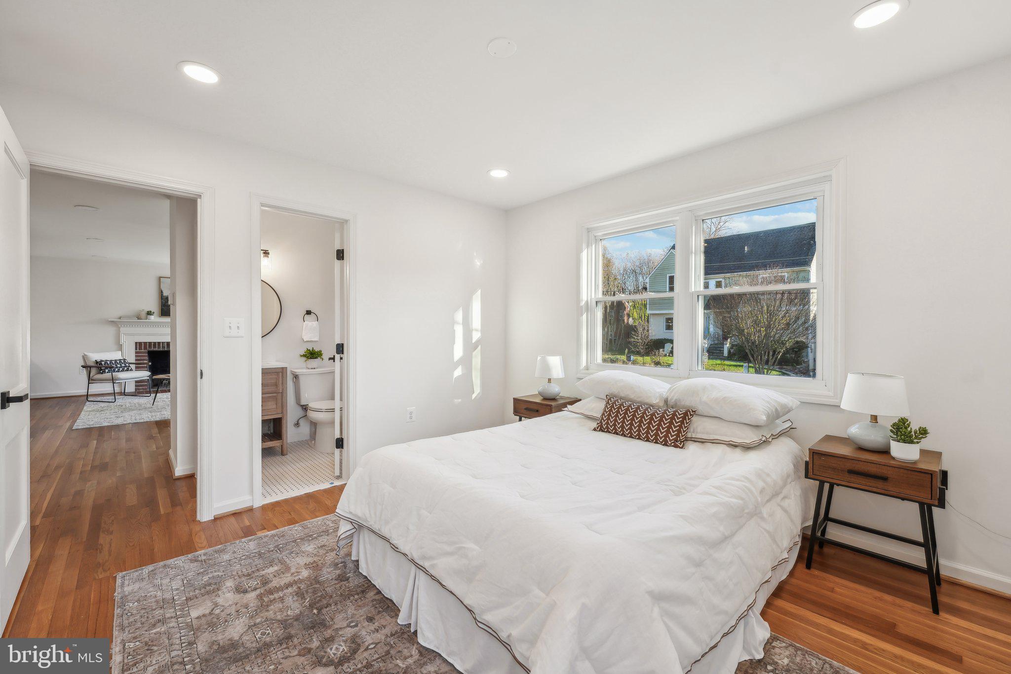 OVER LEE KNOLLS - Residential