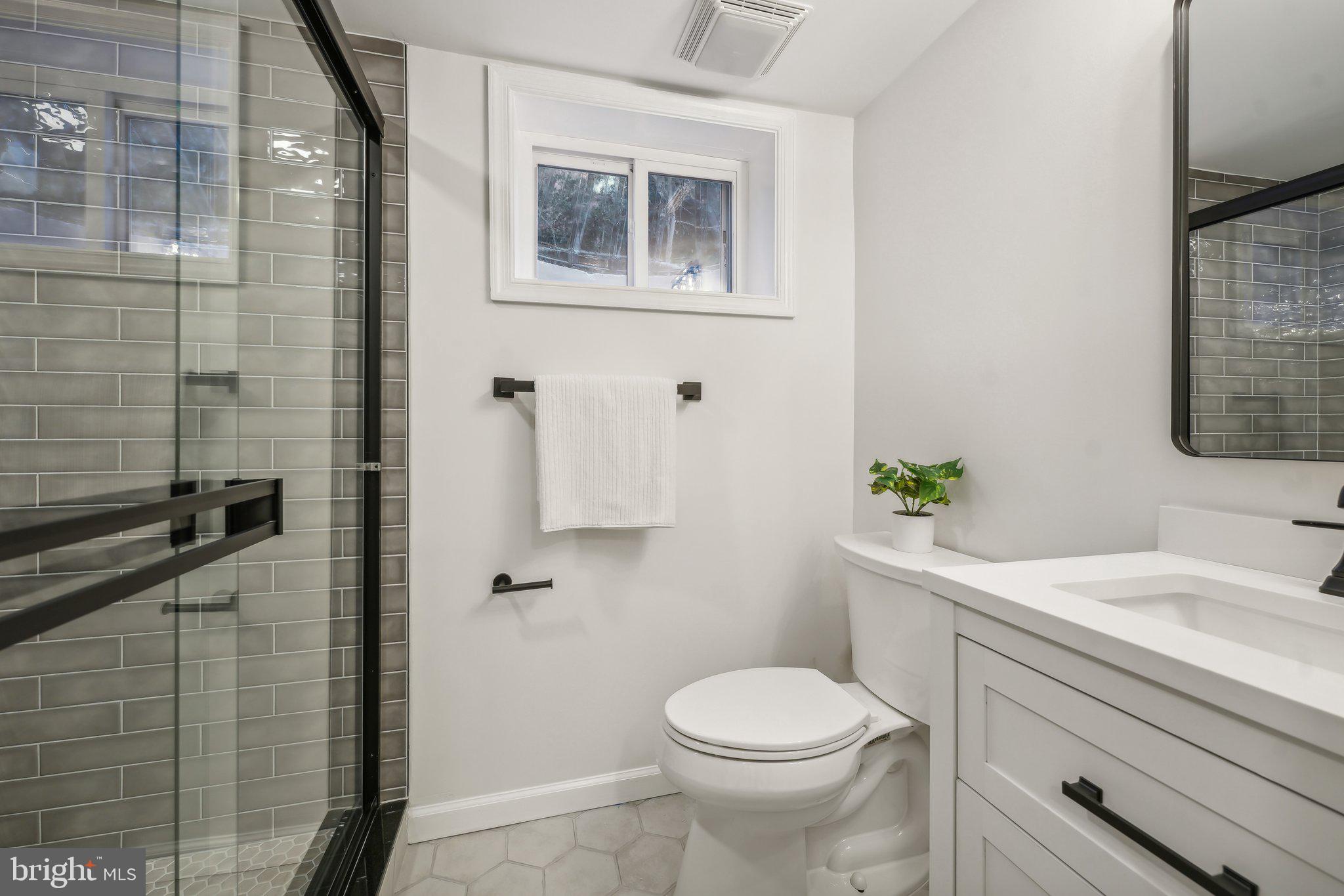 OVER LEE KNOLLS - Residential