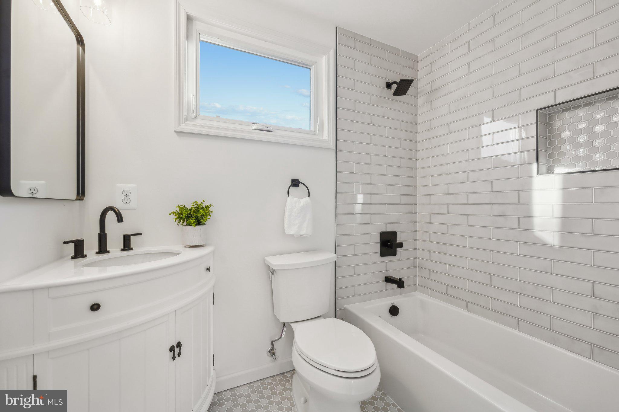 OVER LEE KNOLLS - Residential