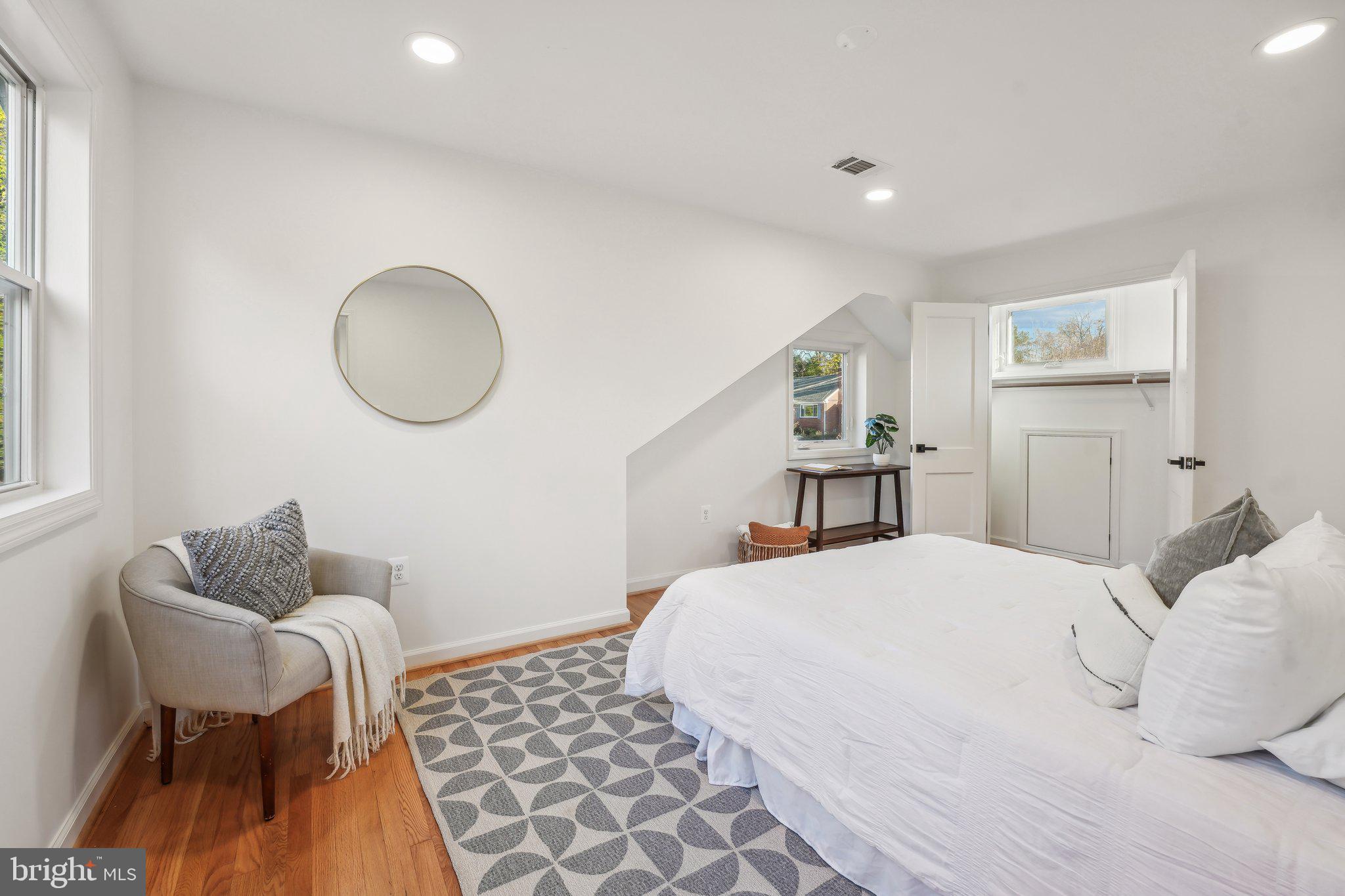 OVER LEE KNOLLS - Residential