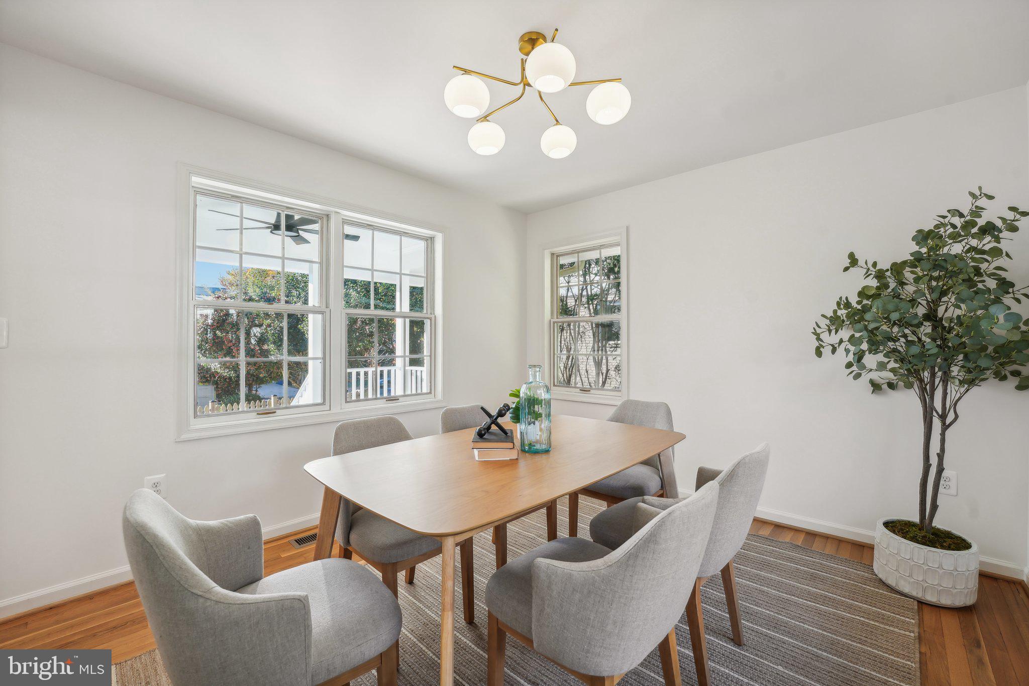 OVER LEE KNOLLS - Residential