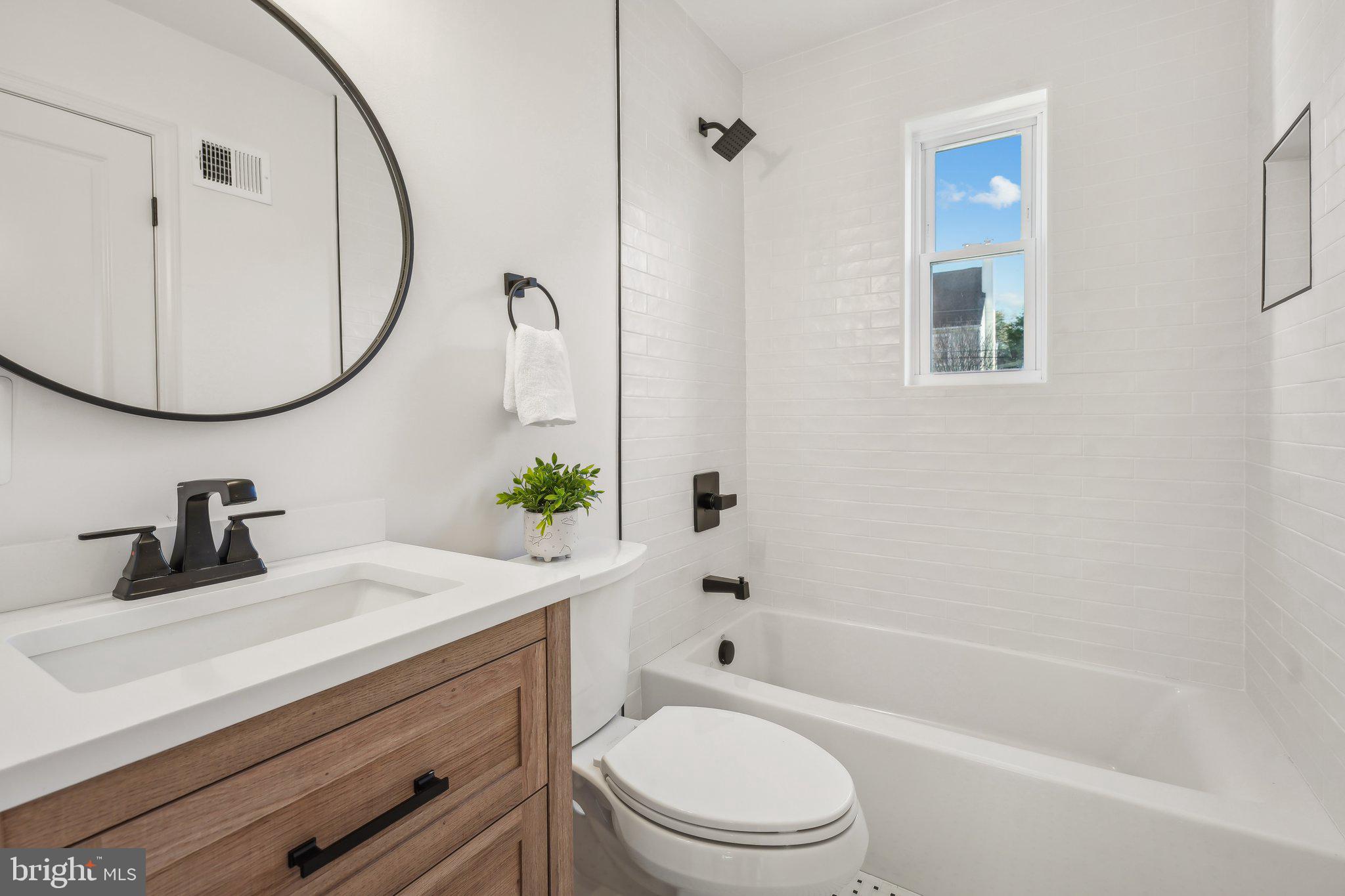 OVER LEE KNOLLS - Residential