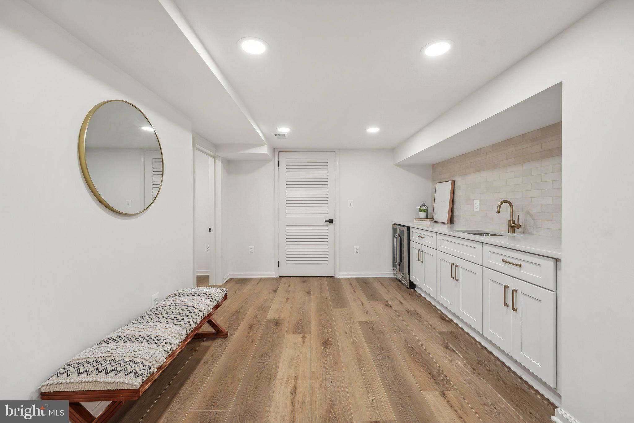 OVER LEE KNOLLS - Residential