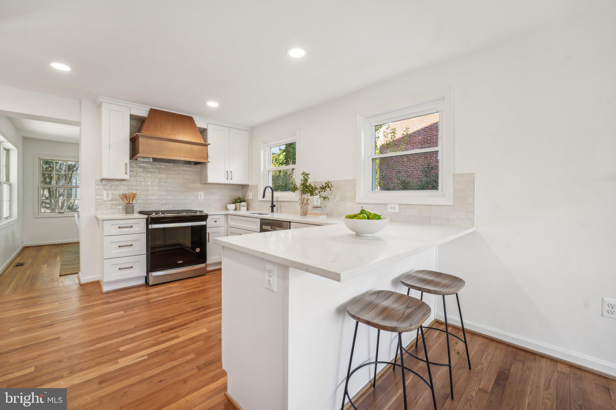 OVER LEE KNOLLS - Residential