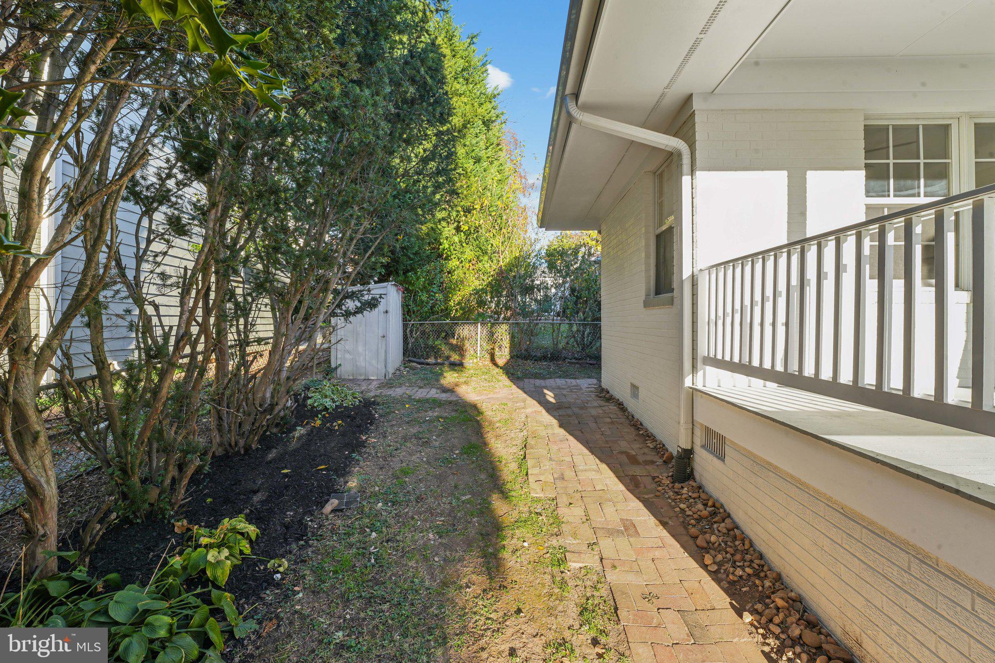 OVER LEE KNOLLS - Residential