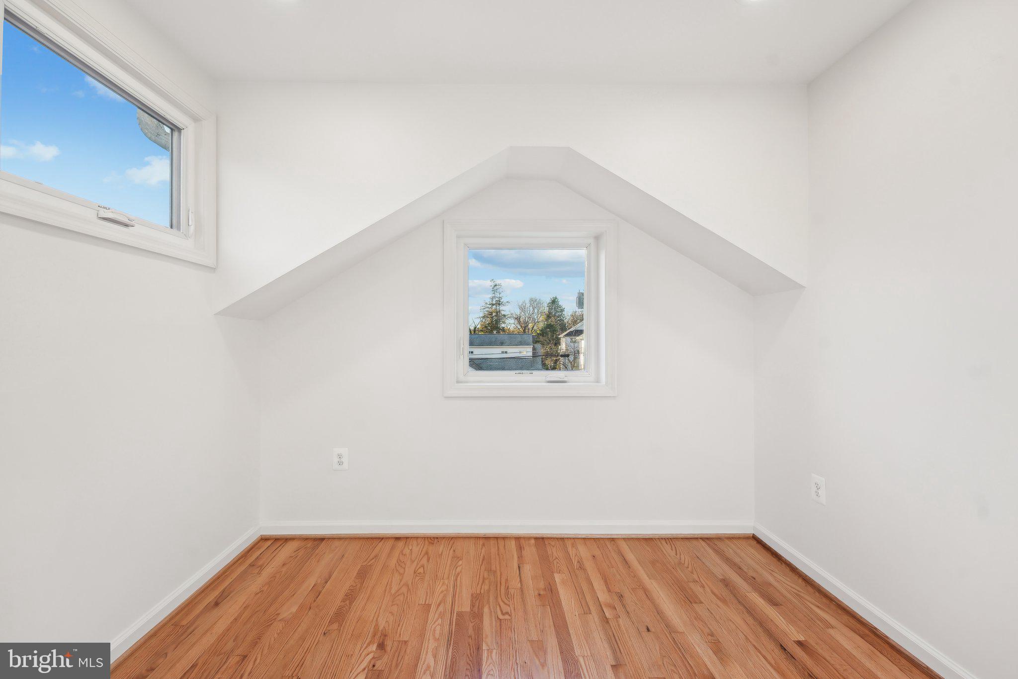 OVER LEE KNOLLS - Residential