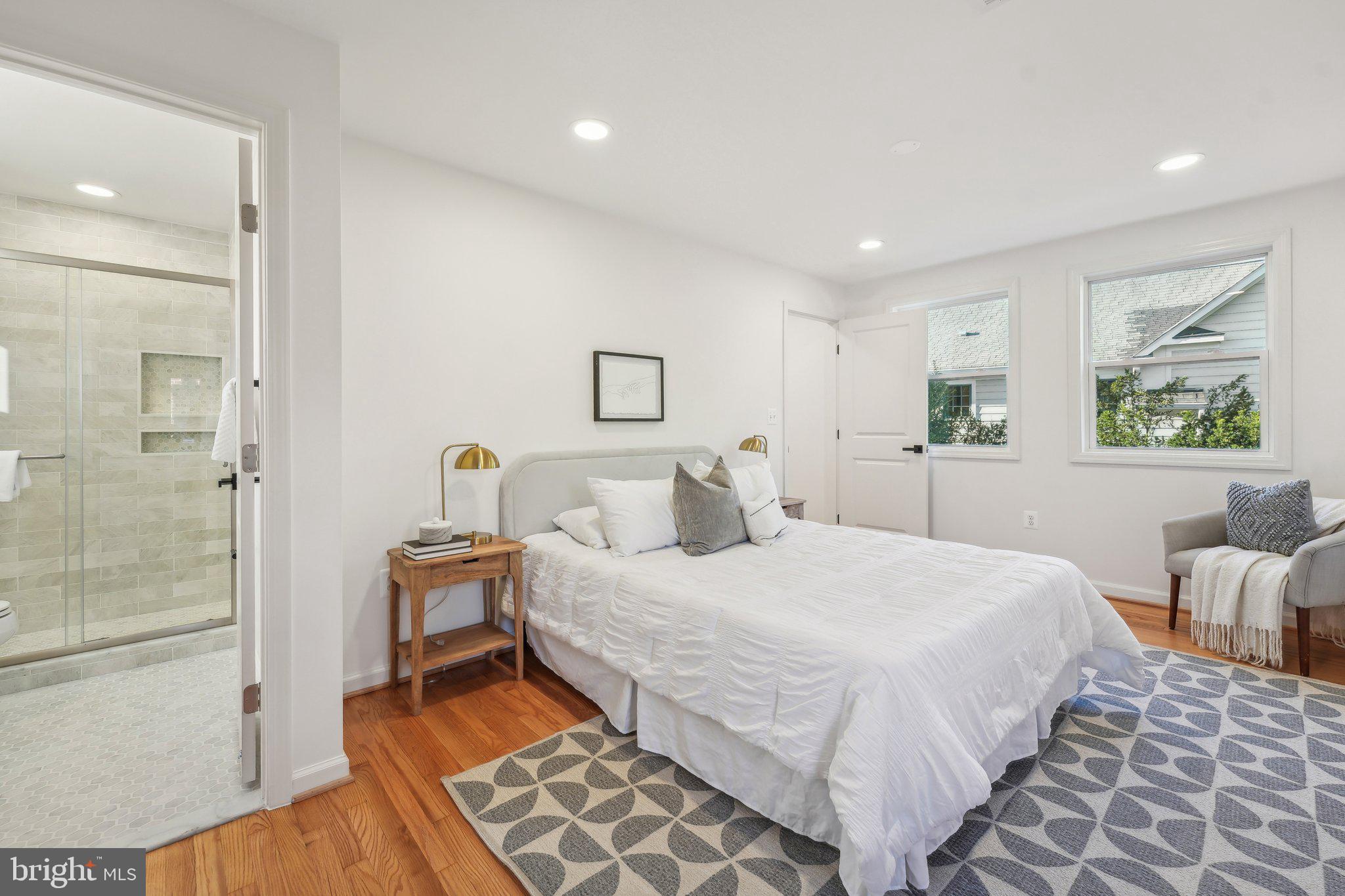 OVER LEE KNOLLS - Residential