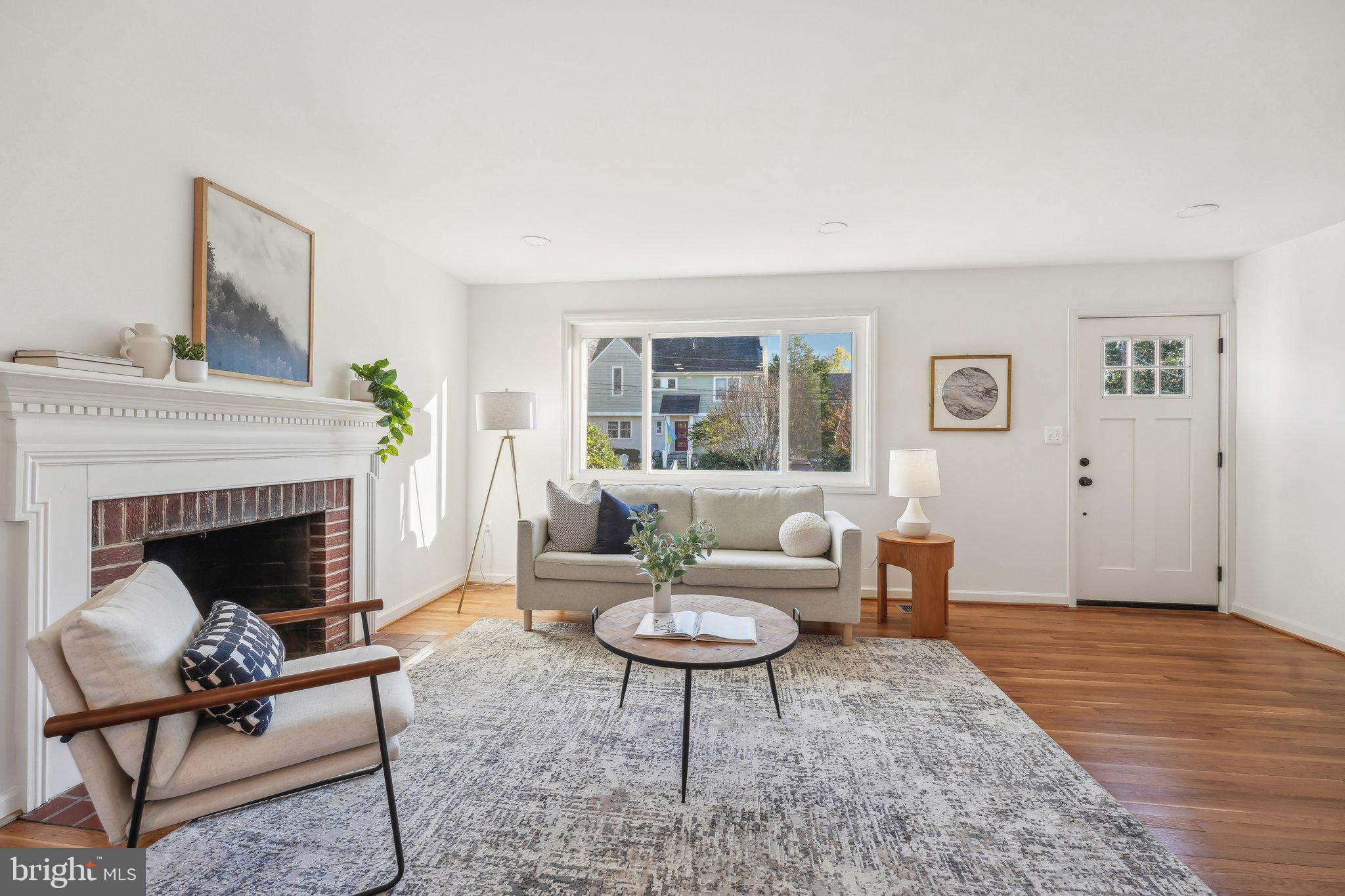 OVER LEE KNOLLS - Residential