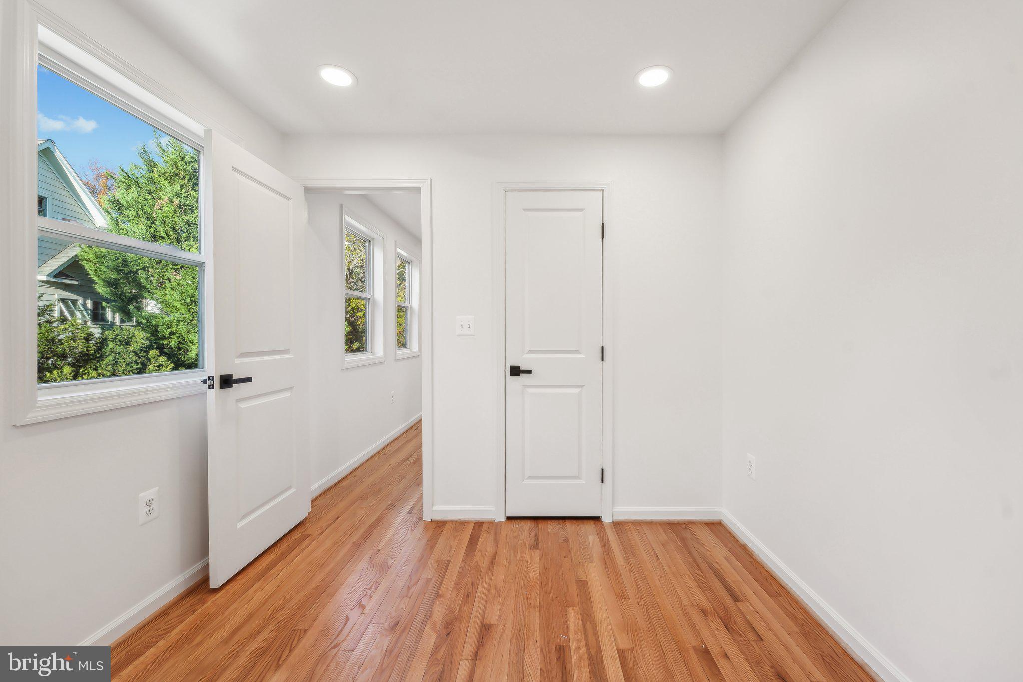 OVER LEE KNOLLS - Residential