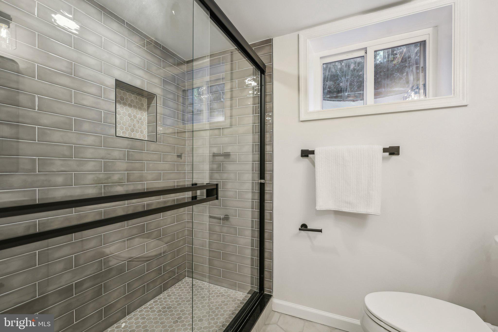 OVER LEE KNOLLS - Residential