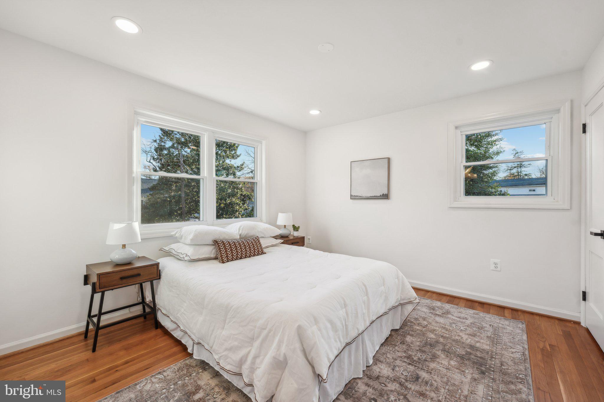 OVER LEE KNOLLS - Residential