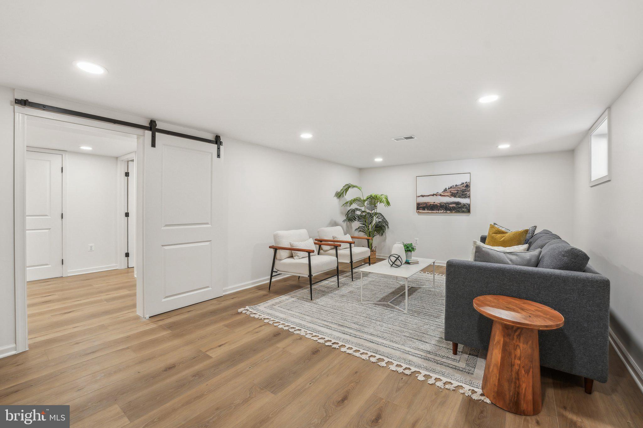 OVER LEE KNOLLS - Residential