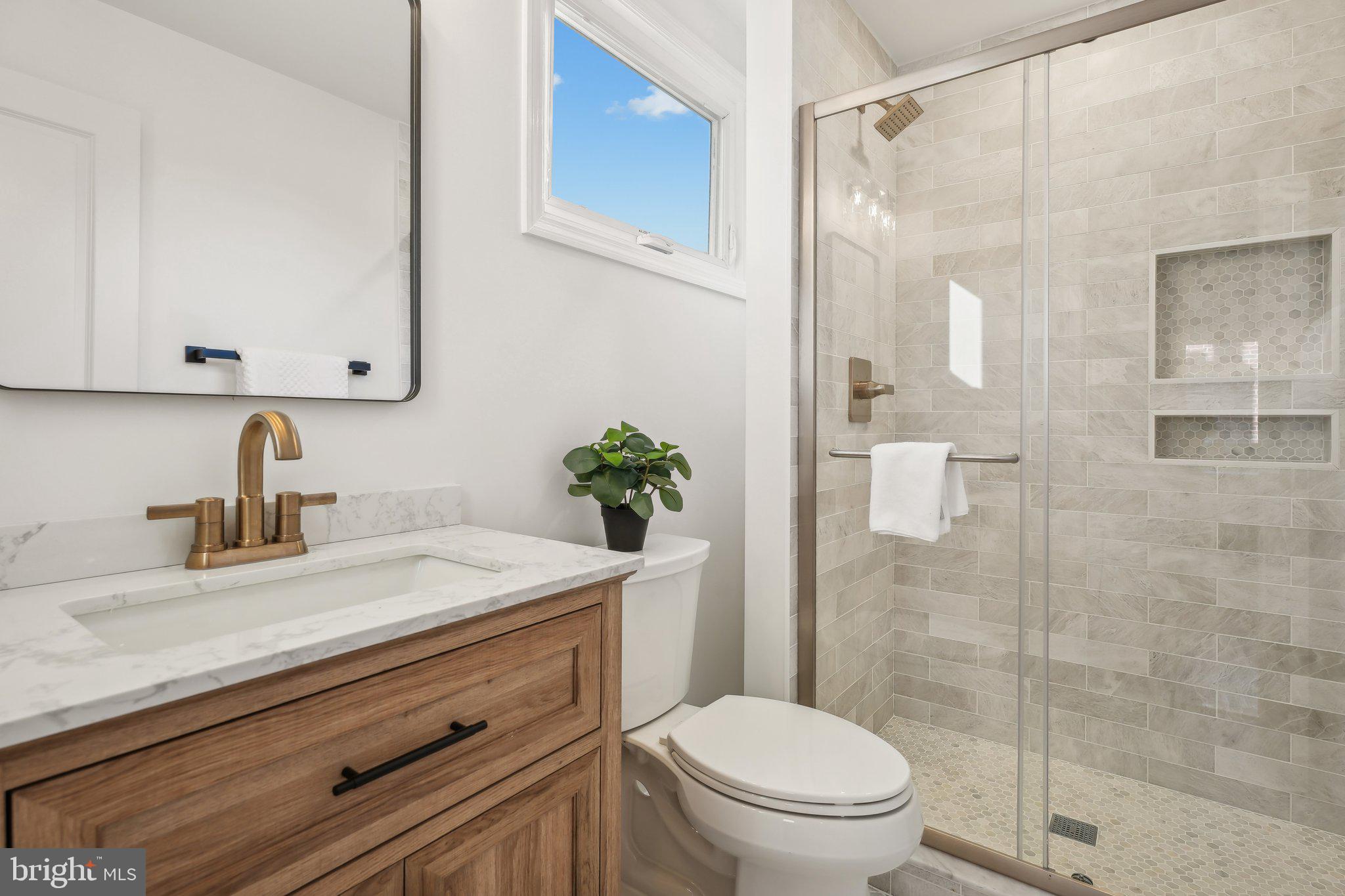 OVER LEE KNOLLS - Residential