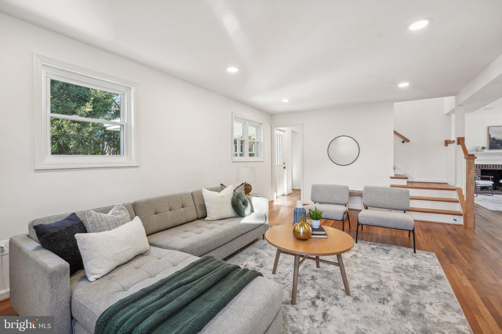 OVER LEE KNOLLS - Residential