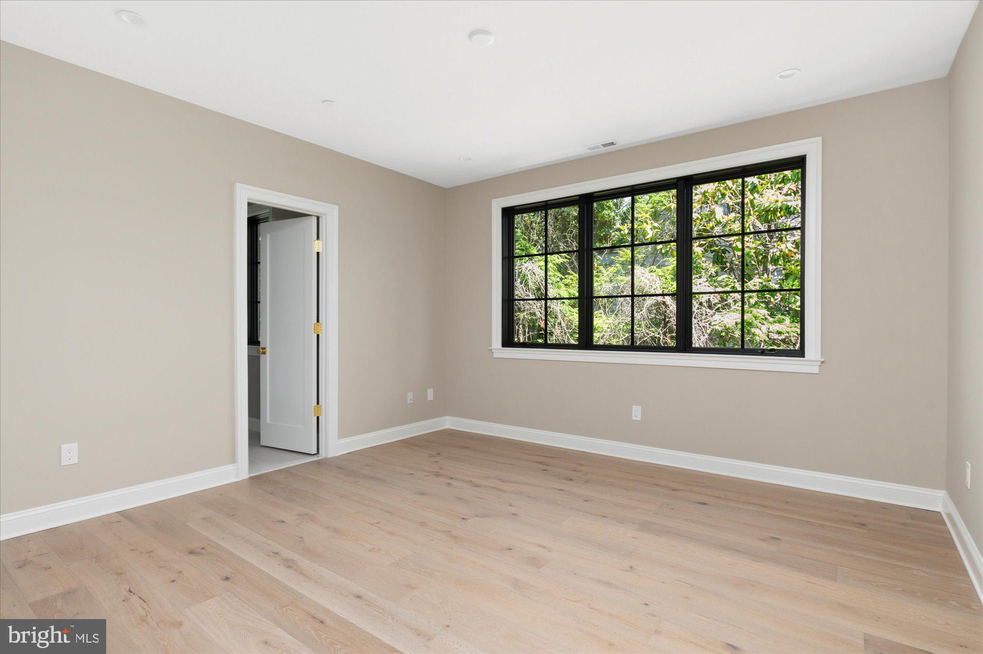 FOREST HILLS - Residential