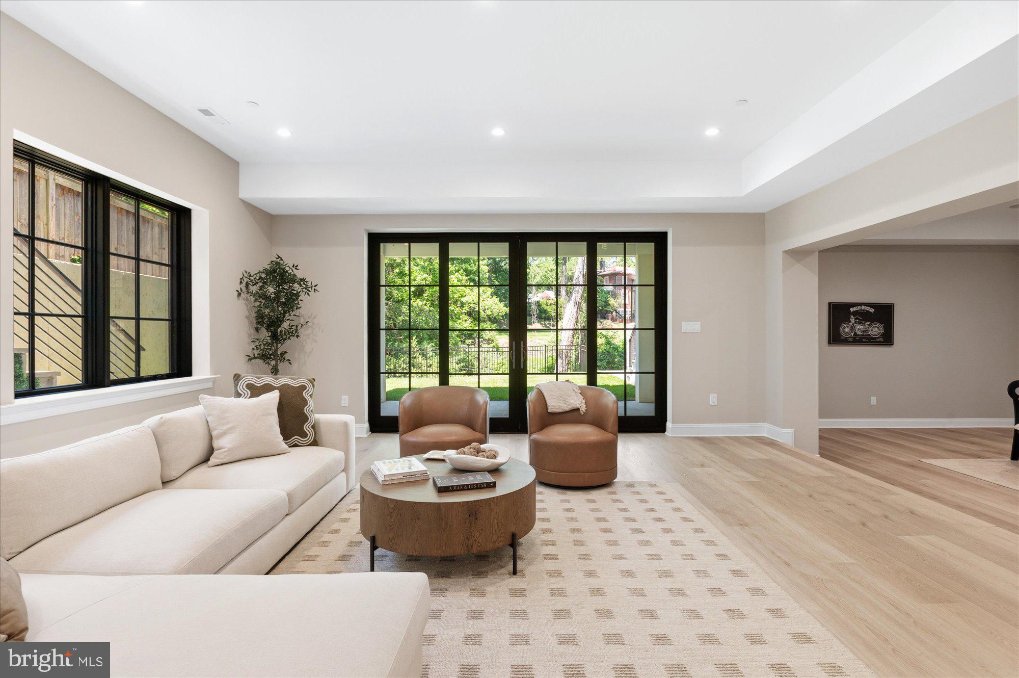 FOREST HILLS - Residential