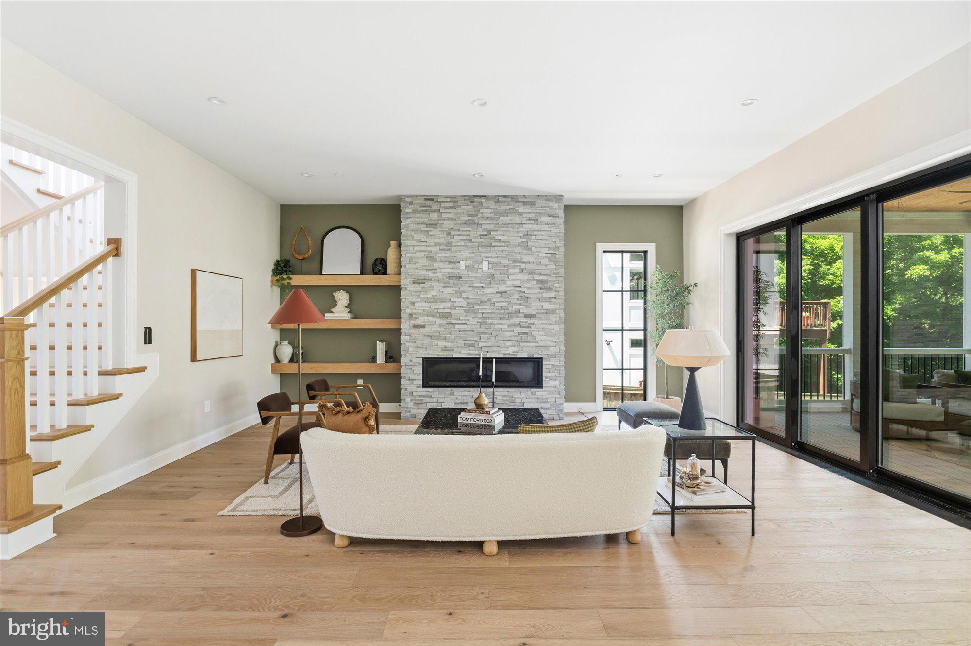 FOREST HILLS - Residential