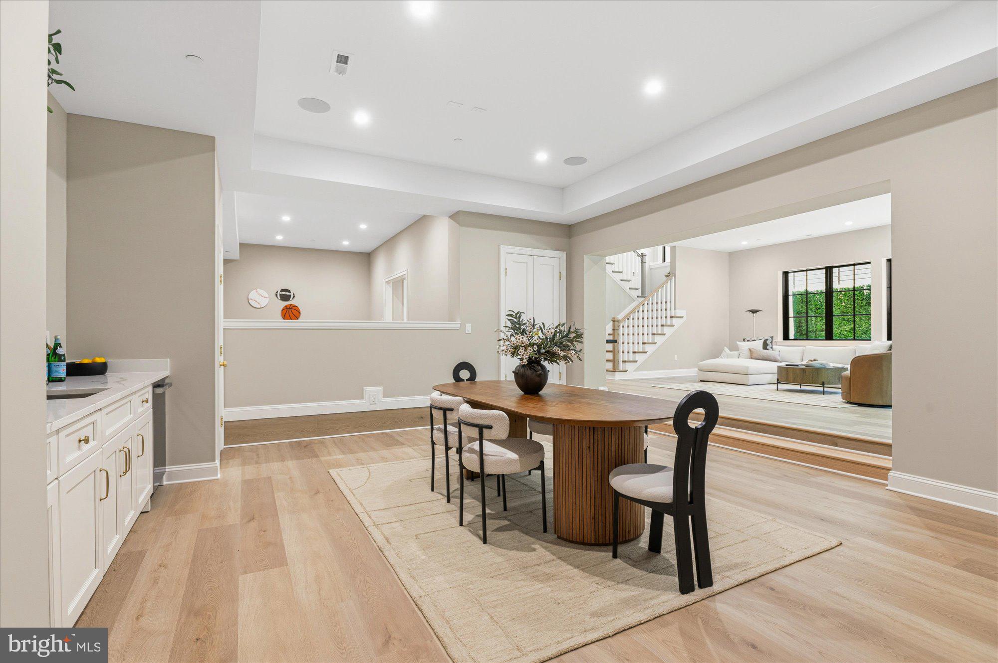 FOREST HILLS - Residential
