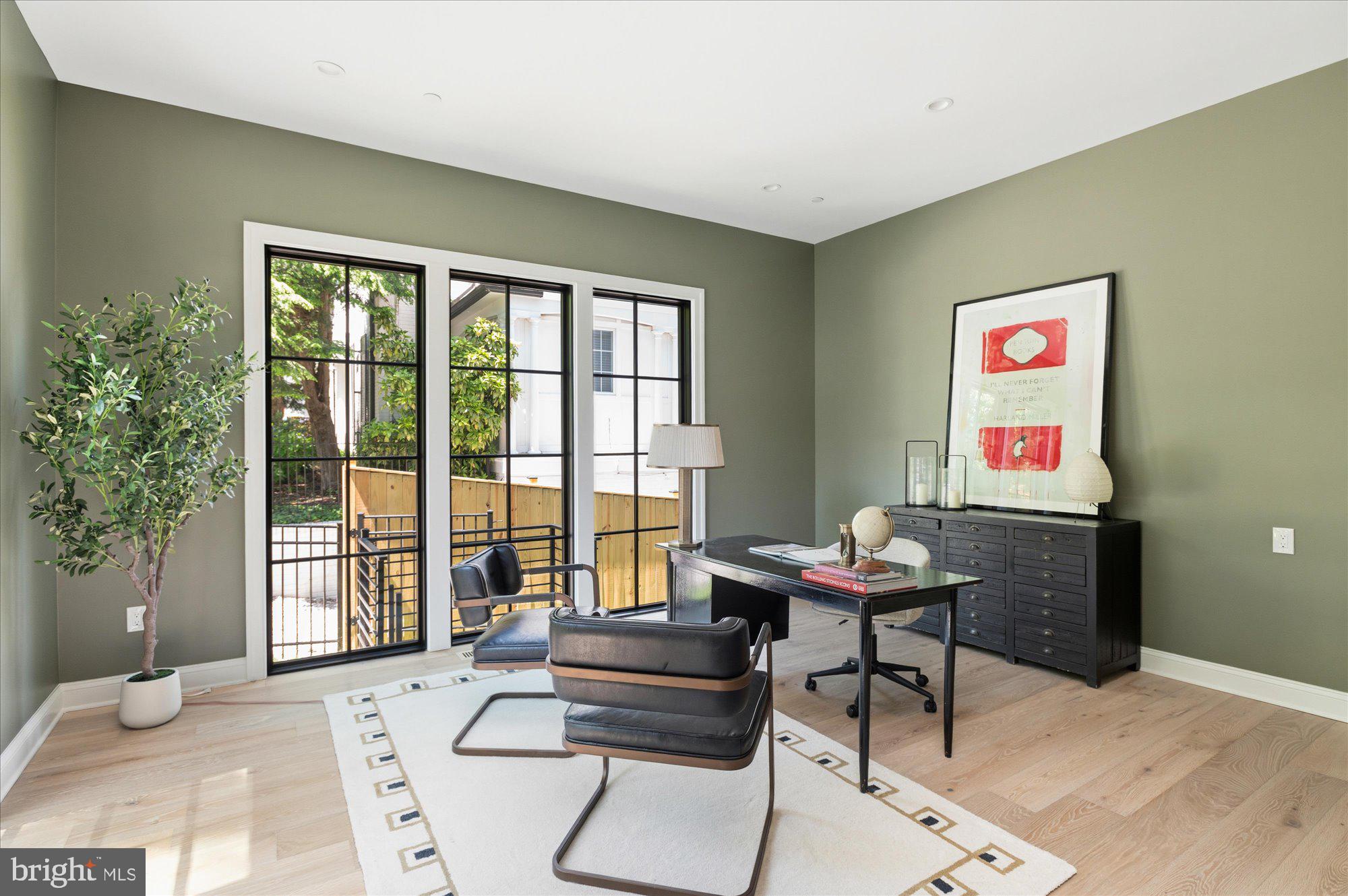 FOREST HILLS - Residential